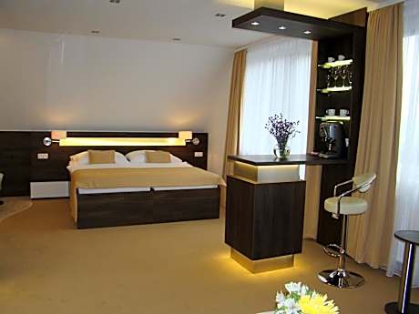 Spa Hotel Podlesí - Walldorf a Pohádková vesnička