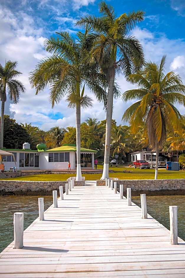 Royal Palm Bacalar Cabañas & Lagoon Club