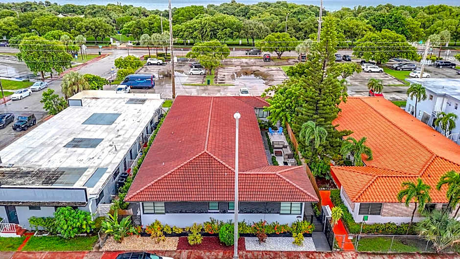 Los Patios Home Suites