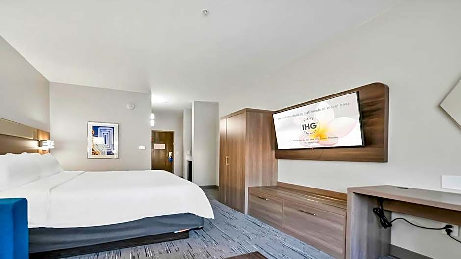 Holiday Inn Express Palestine By IHG