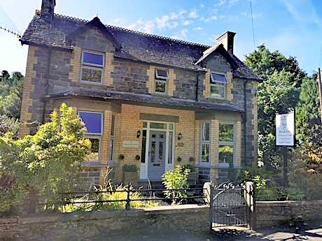 Dolweunydd Bed and Breakfast