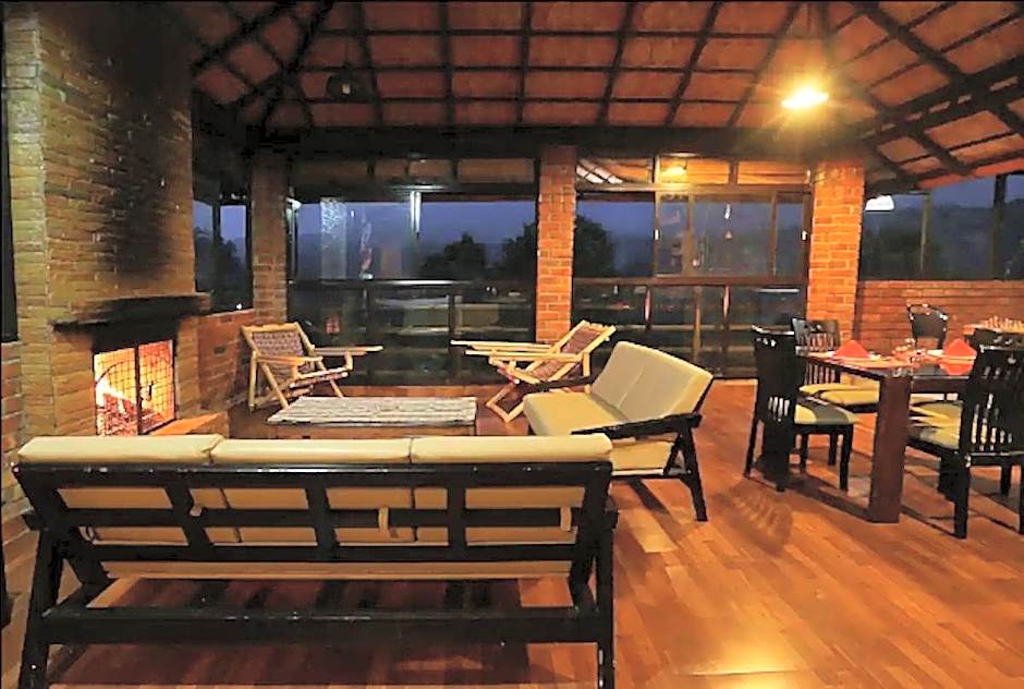 Girassol Service Villa