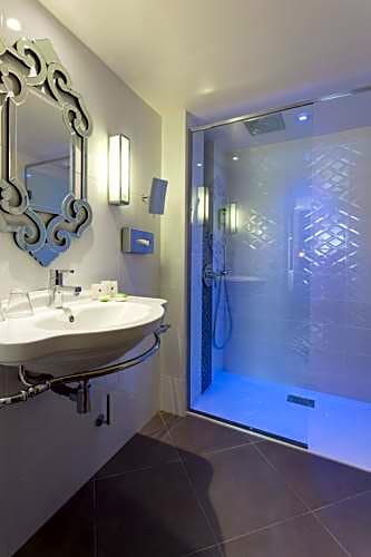 Phileas Hotel