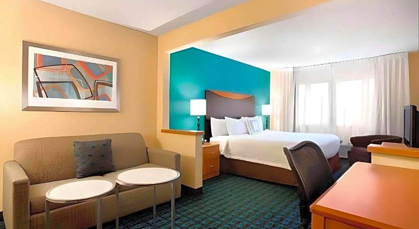 Dubuque Inn and Suites
