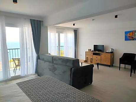 Deluxe Sea View Twin Room - Non-Smoking