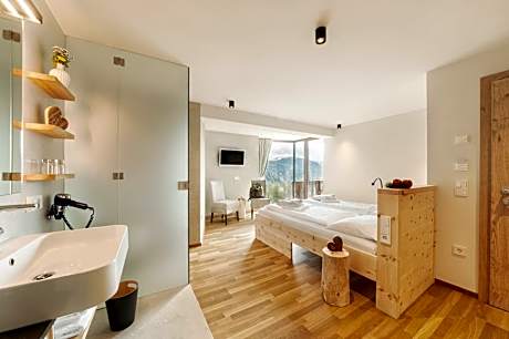 Deluxe Double Room with Mountain View