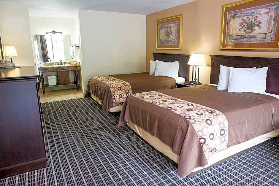 Photo 1 of 7 of 2 Queen Beds Guestroom, Smoking
