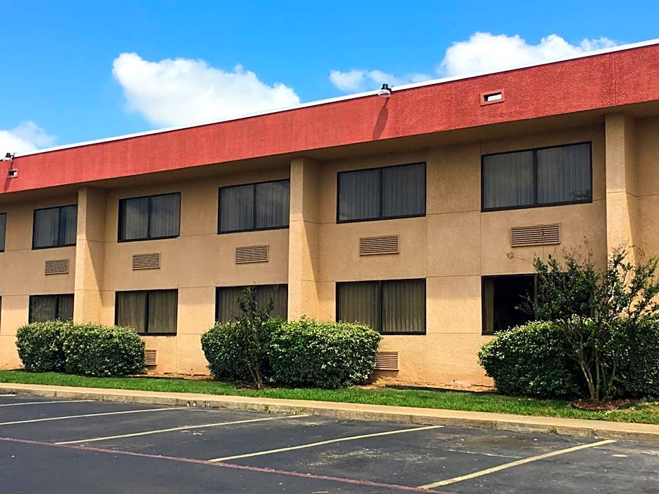 Days Inn by Wyndham Sherman