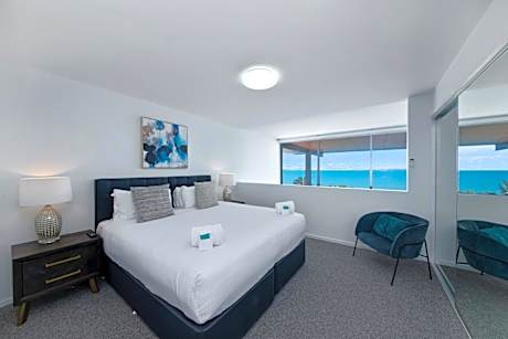 Three Bedroom Superior Apartment with Ocean View