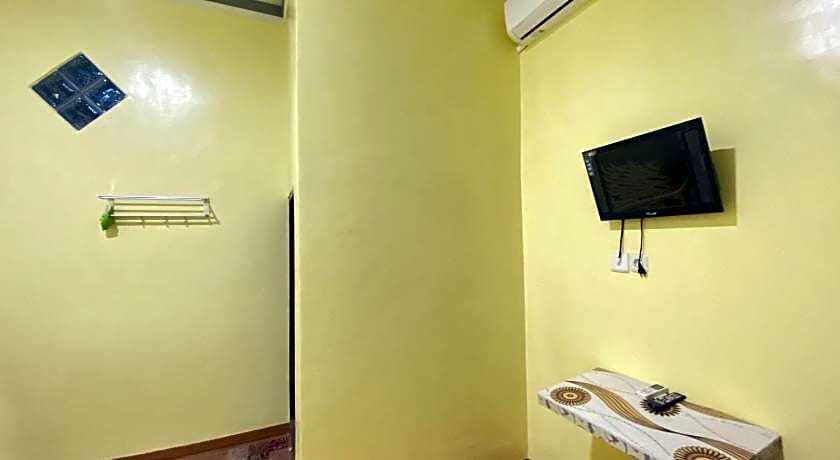 Homestay RN near Taman Bambu Runcing Polewali Mitra RedDoorz