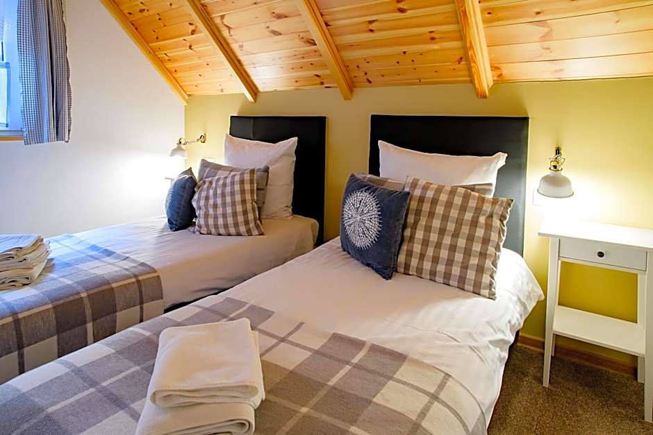 Domki Kaszuby - jezioro las i zoo w Szarlocie