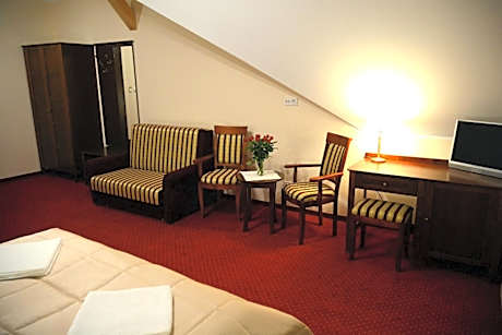 Quintuple Room (5 Adults)