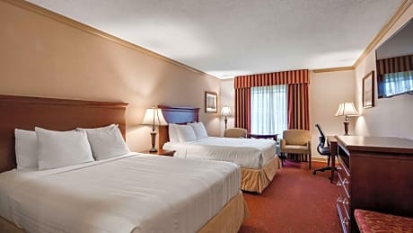 Deluxe Suite Queen Room with Two Queen Beds and Kitchenette