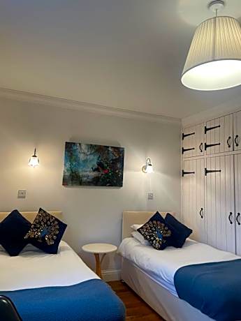 Double or Twin Room with Private Bathroom