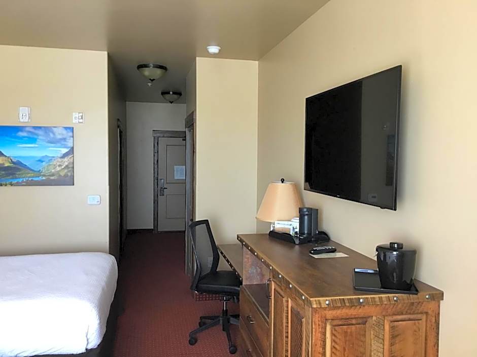Glacier International Lodge