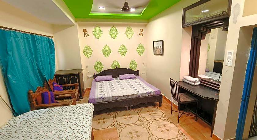 Shivam Paying Guest House