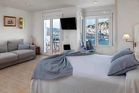 Double Room with Balcony and Sea View
