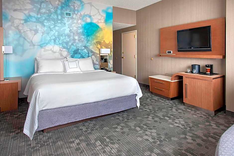 Courtyard by Marriott Newark Elizabeth