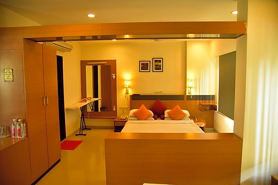 Hi 5 Hotel & Experience