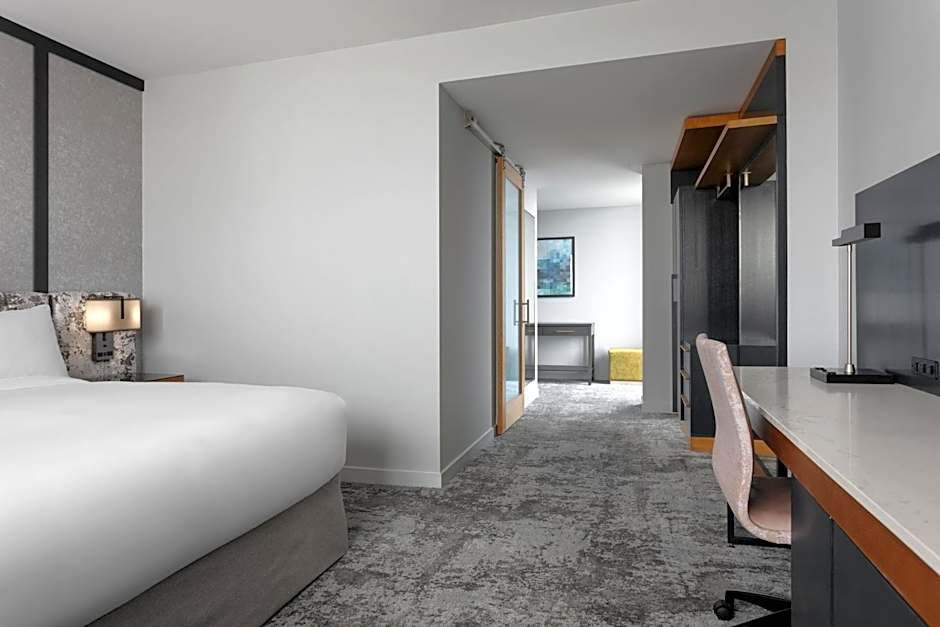 Loews Chicago O'Hare Hotel