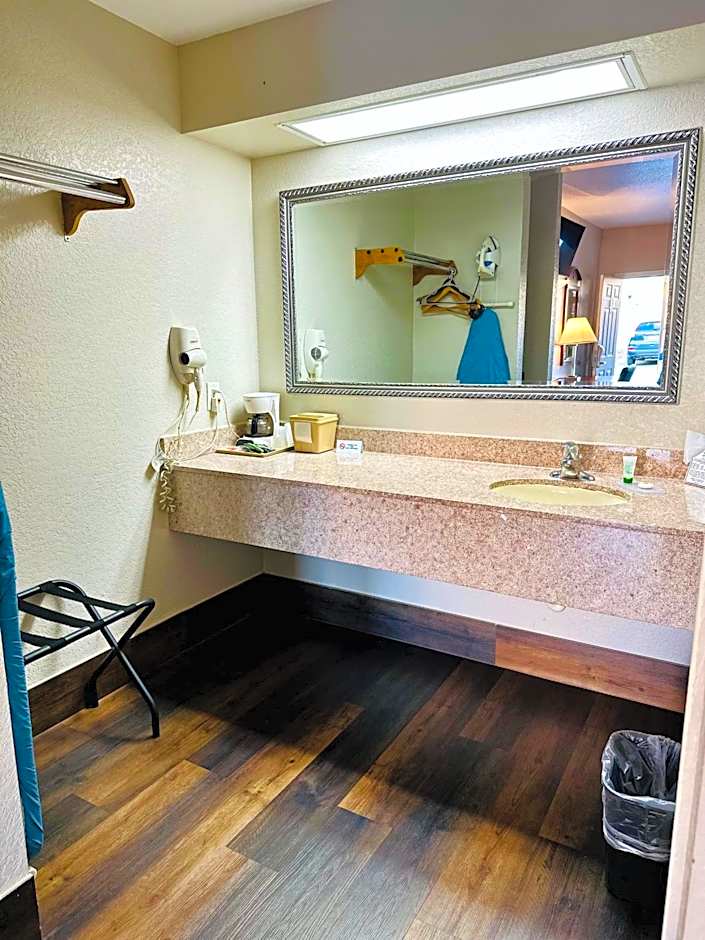 Magnolia Inn And Suites