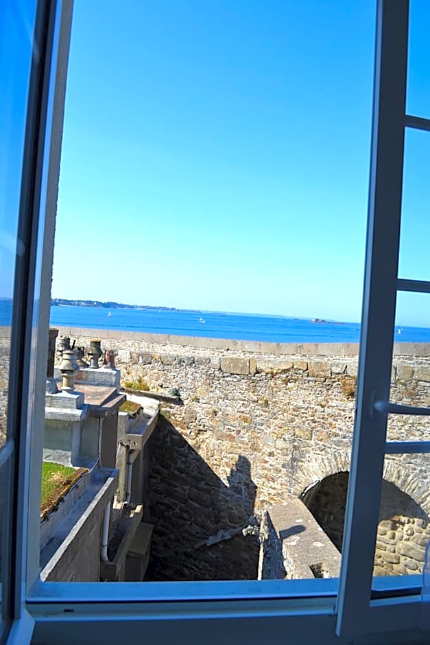 Hôtel La Porte Saint Pierre