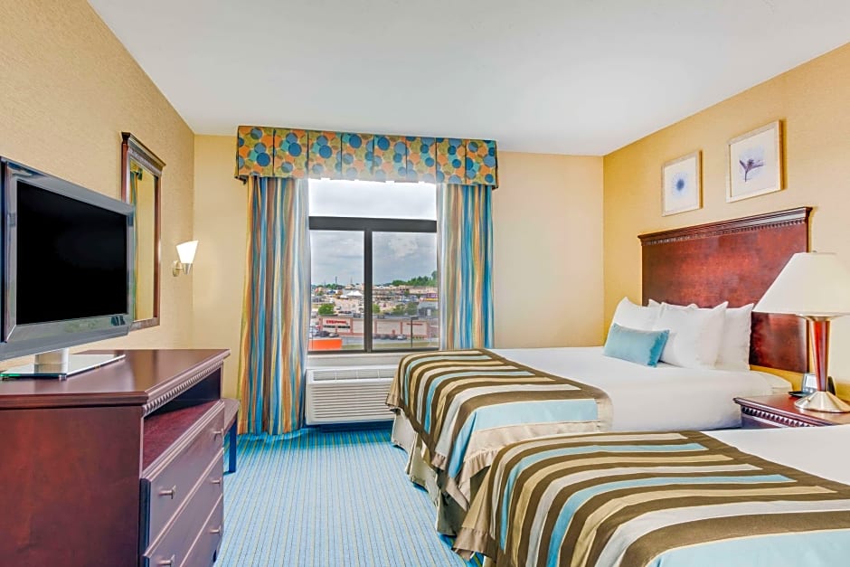 Photo 1 of 2 of 1 King Bed, Mobility Accessible