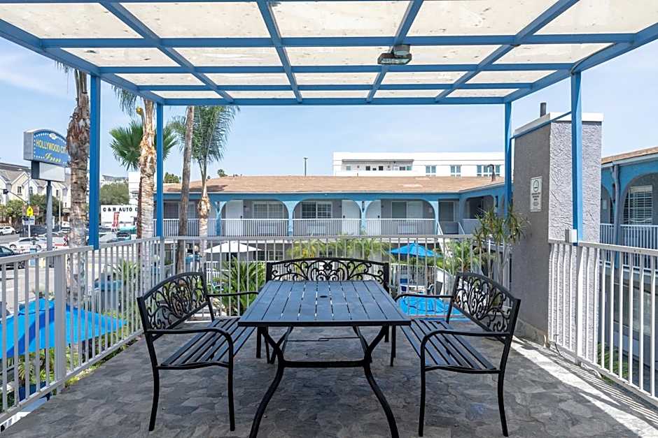 Hollywood City Inn