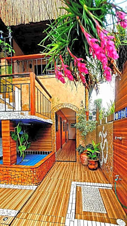 Pousada Casa das Flores Camburi