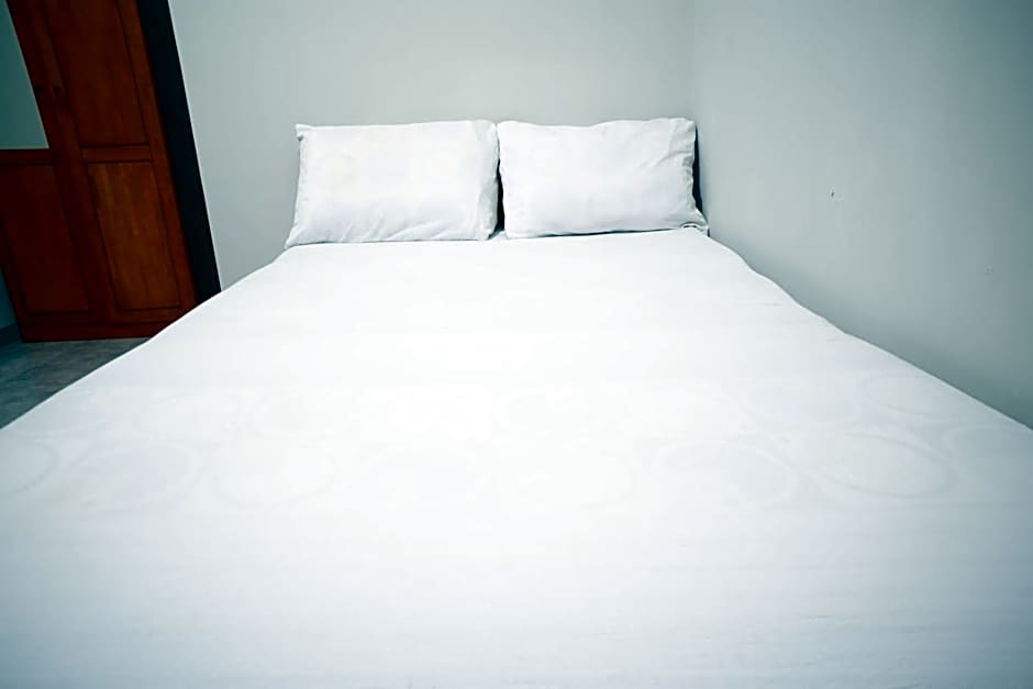 OYO Life 93045 Kost Putra Bu Ketut