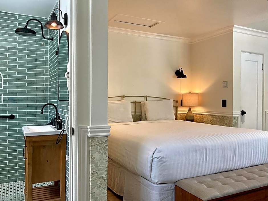 Carmel Green Lantern Inn