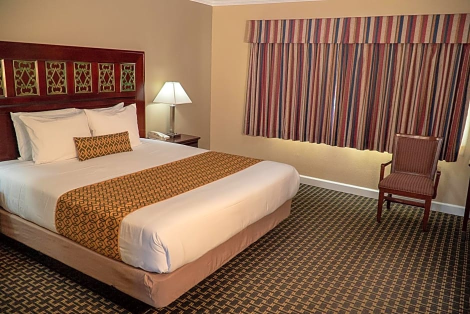 Sea Breeze Inn - San Simeon