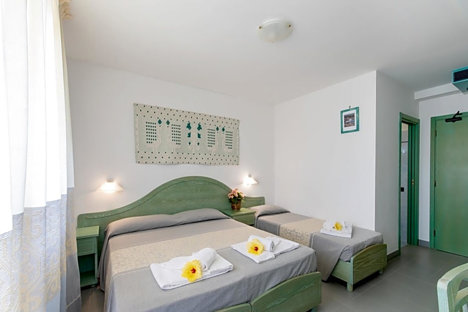 Hotel Cala Dei Pini