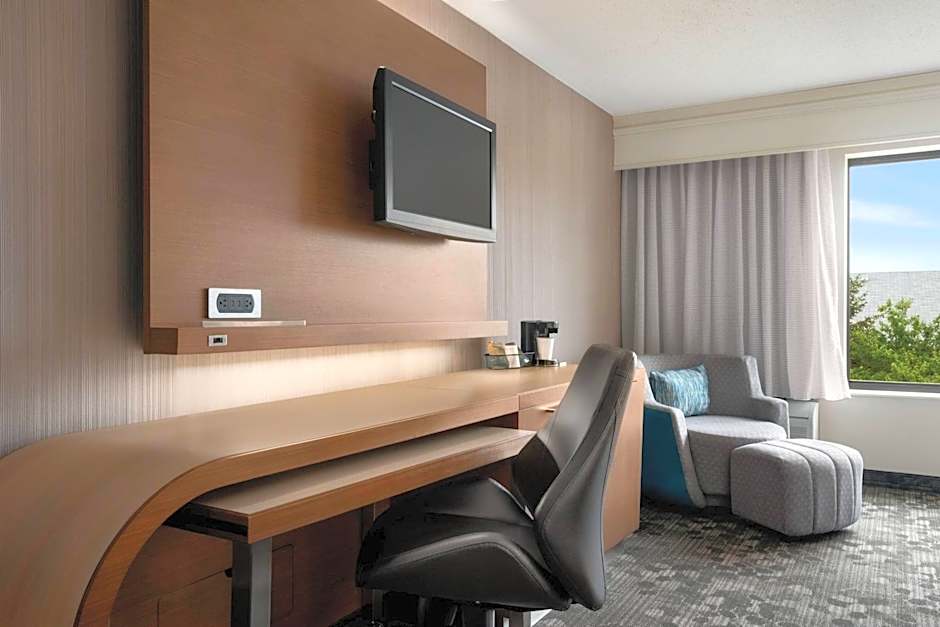 Courtyard by Marriott Dayton North