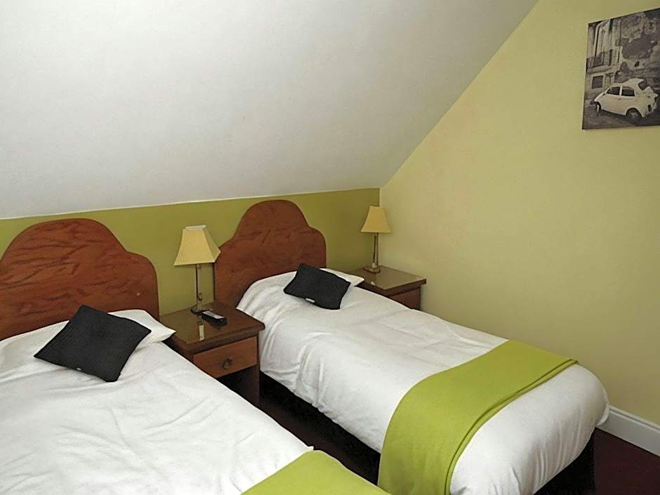 Wimblehurst Hotel