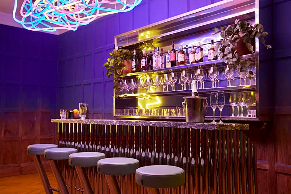 The Social Hub Madrid - Bar cocktail nocturno