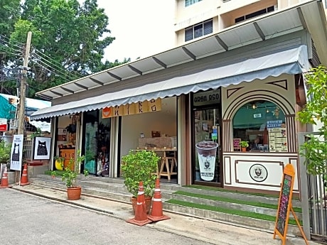 Le Vanvarothai Saladaeng Residence