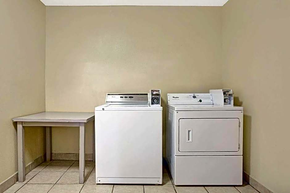 Microtel Inn & Suites By Wyndham Houston