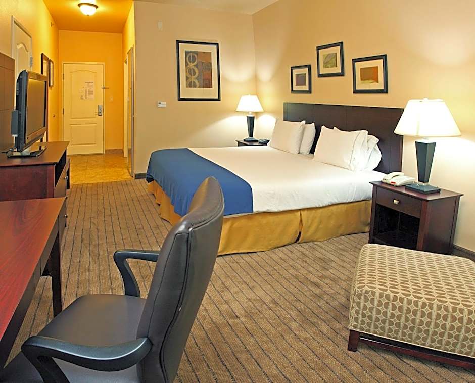 Holiday Inn Express Hotel & Suites Marshall By IHG