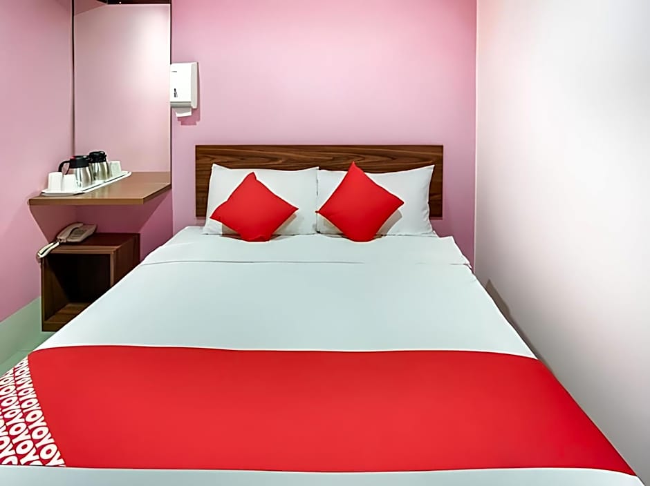 OYO 89480 Dream House Hotel