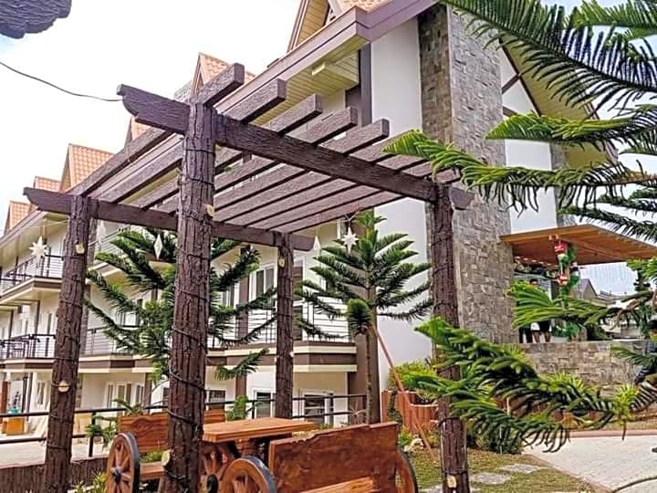 Elliannah Pines Hotel