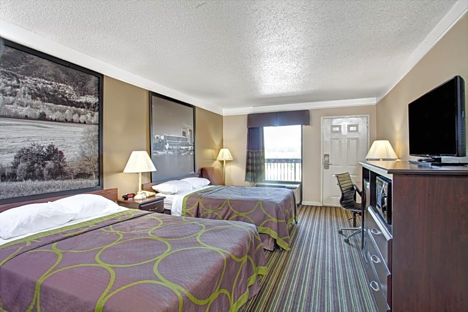 Super 8 by Wyndham Knoxville East
