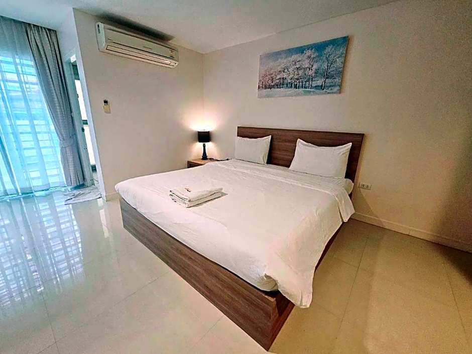 Similan Mansion