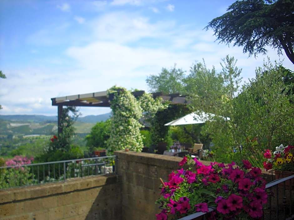 Chiara e Benedetta Villa degli Ulivi