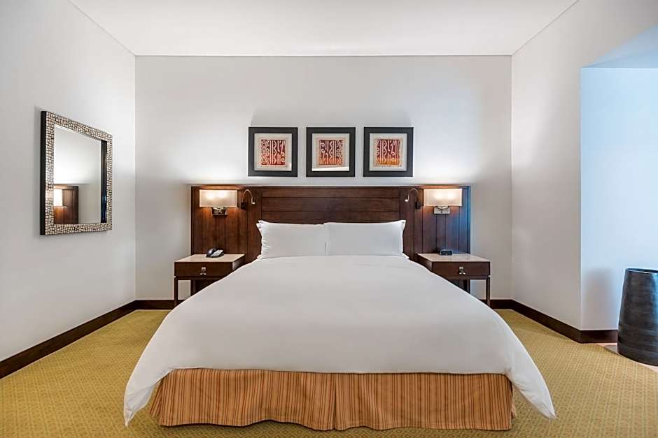 Photo 1 of 42 of Executive 1 King Bed