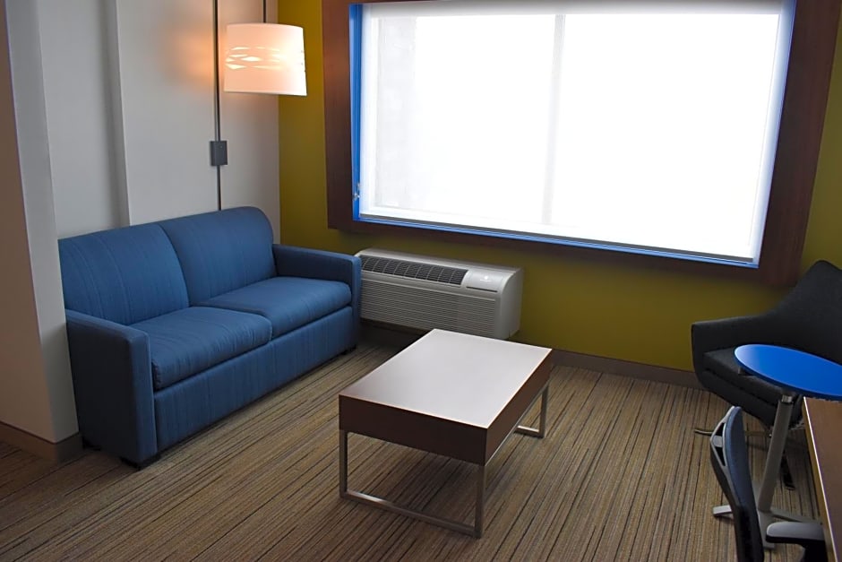 Holiday Inn Express And Suites Boston South - Randolph By IHG