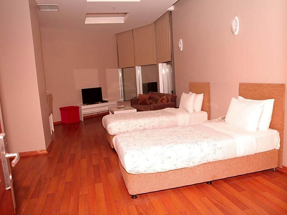 Expoist Hotel