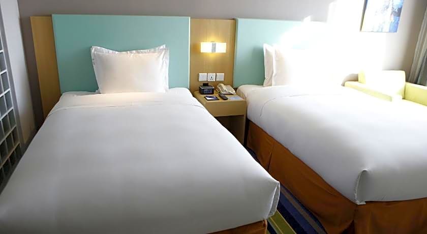 Holiday Inn Express Yingkou Onelong Plaza By IHG