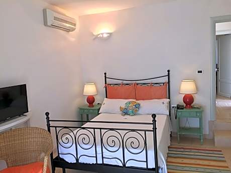 Deluxe Suite with Sea View and Private Garden