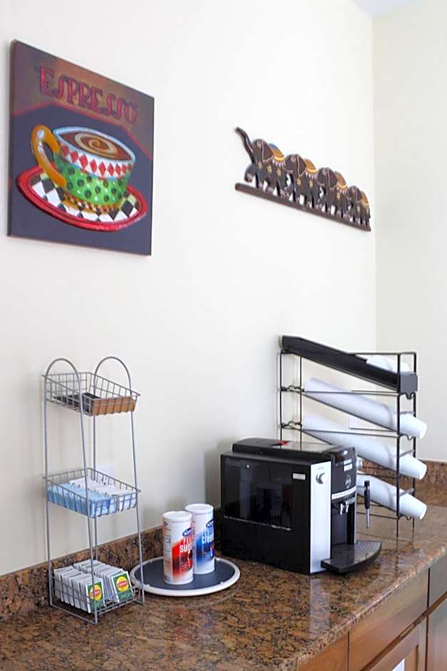 Texas Bungalows Hotel & Hotel Que at Lakeline Austin Cedar Park